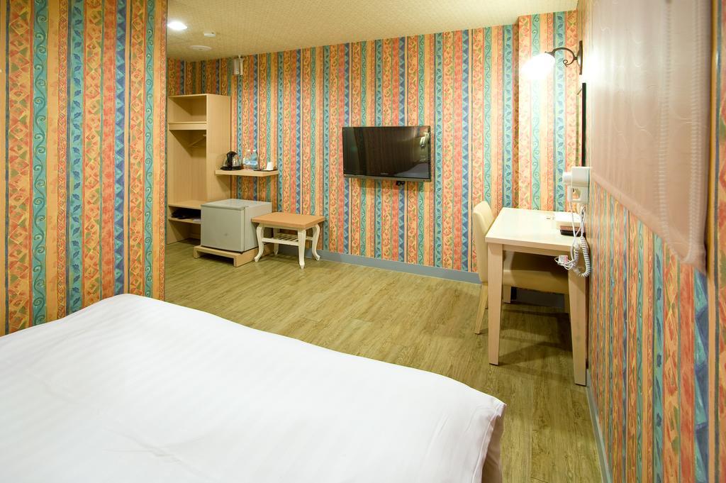 Hotel Skoal Каосюн Екстериор снимка