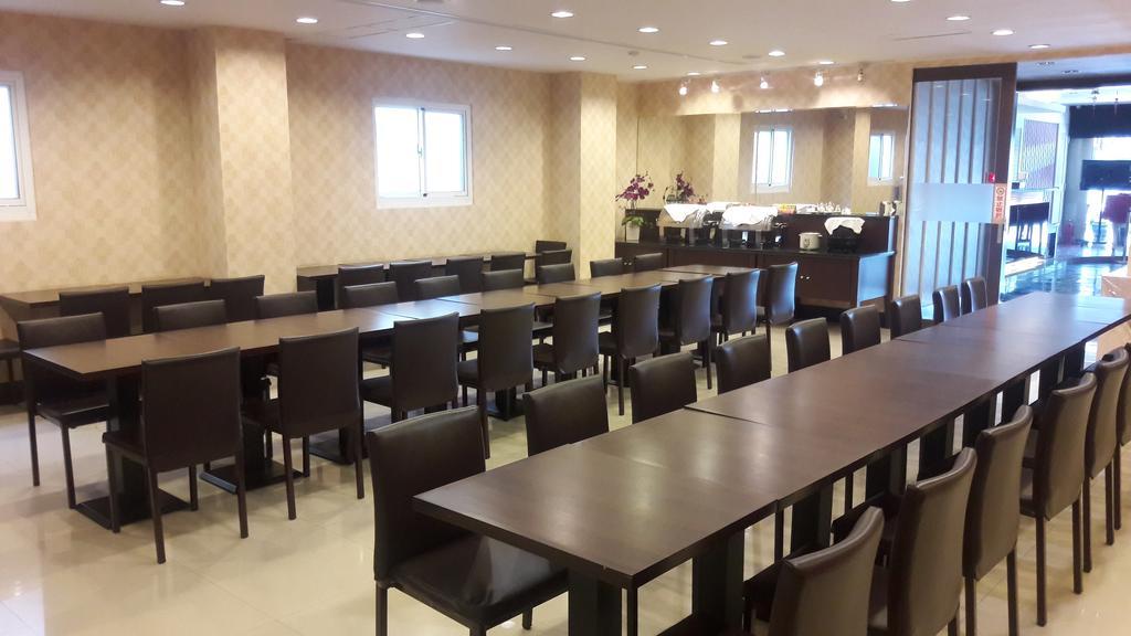 Hotel Skoal Каосюн Екстериор снимка